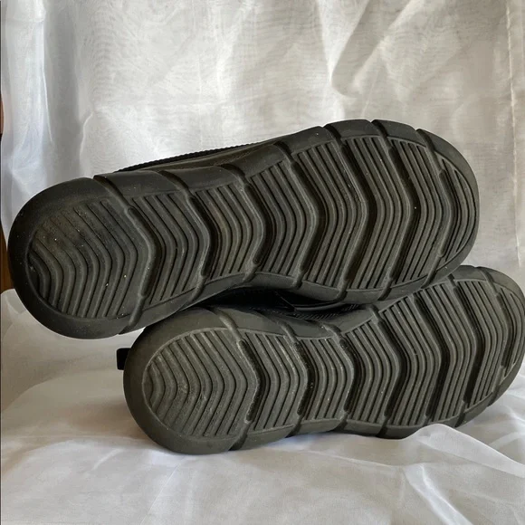 Skechers Men's Black Mesh Lace-Up Sneakers - Picture 5 of 5